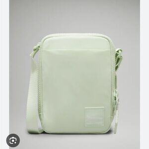 NWT RARE Lululemon Easy Access Crossbody Bag in Kohlrabi (pastel green)